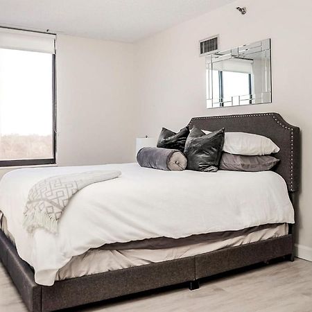 Short Term Rentals At The Park At Trowbridge Senior Community Саутфилд Екстериор снимка