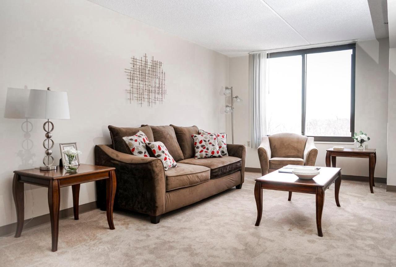 Short Term Rentals At The Park At Trowbridge Senior Community Саутфилд Екстериор снимка