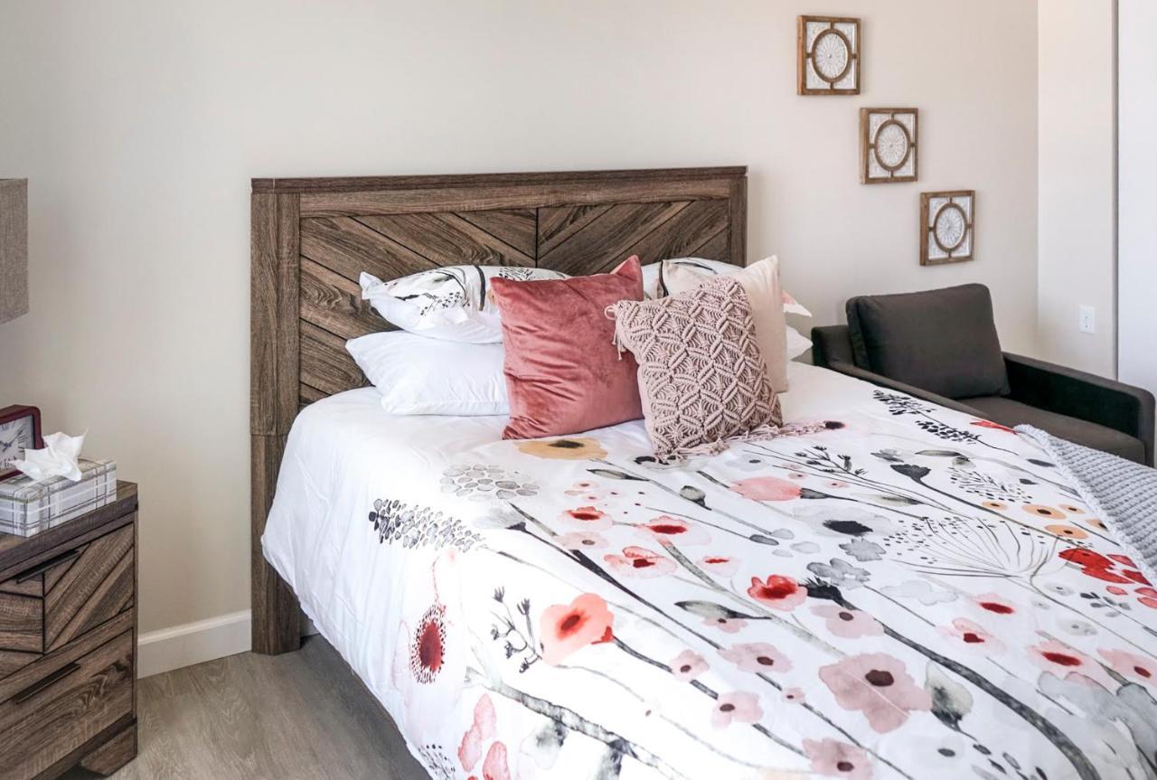 Short Term Rentals At The Park At Trowbridge Senior Community Саутфилд Екстериор снимка