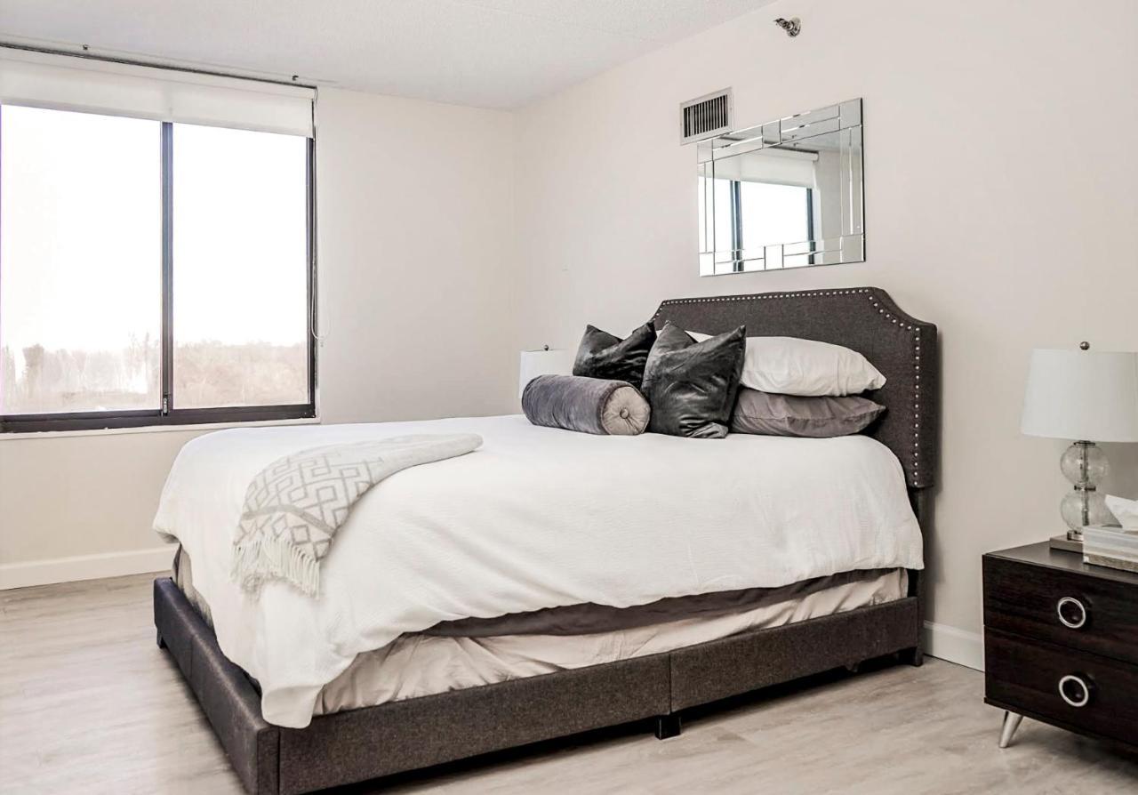 Short Term Rentals At The Park At Trowbridge Senior Community Саутфилд Екстериор снимка