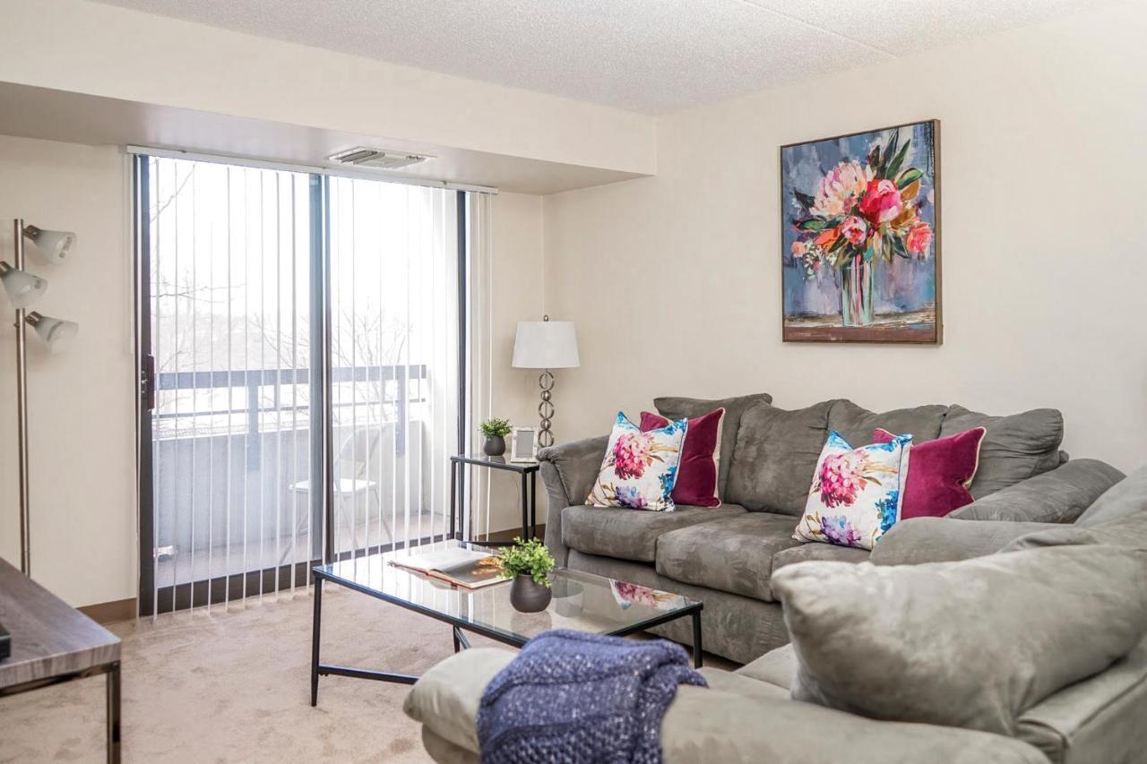 Short Term Rentals At The Park At Trowbridge Senior Community Саутфилд Екстериор снимка