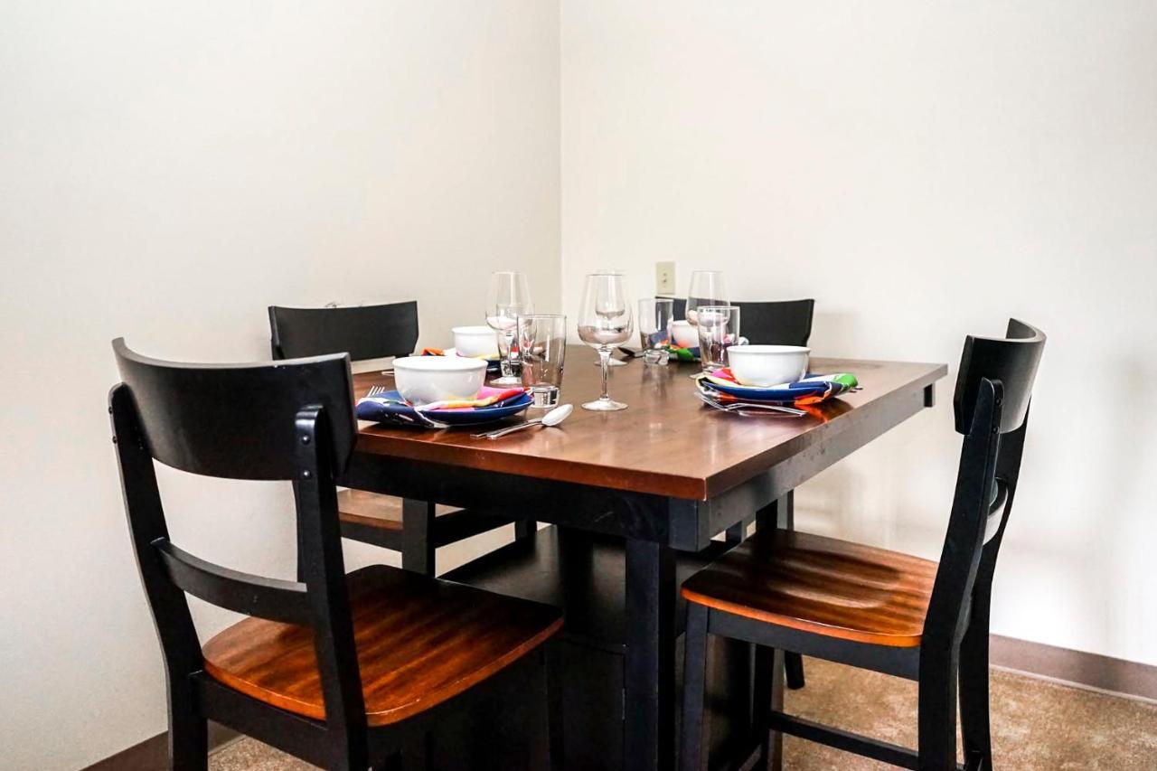 Short Term Rentals At The Park At Trowbridge Senior Community Саутфилд Екстериор снимка