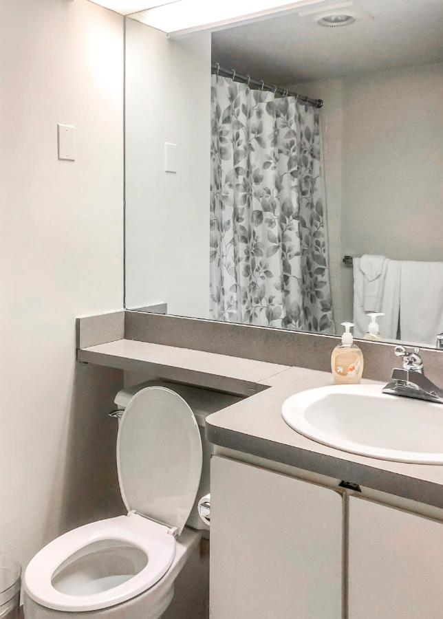 Short Term Rentals At The Park At Trowbridge Senior Community Саутфилд Екстериор снимка