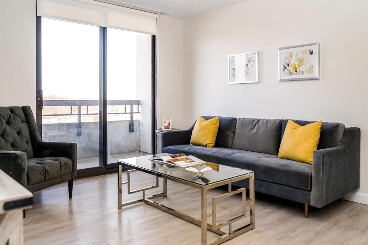 Short Term Rentals At The Park At Trowbridge Senior Community Саутфилд Екстериор снимка