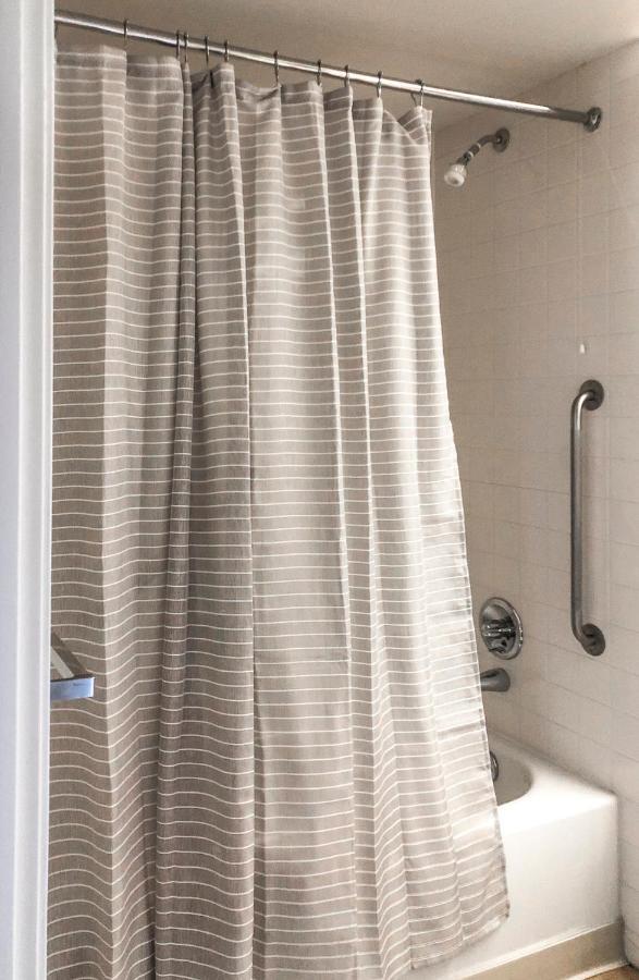 Short Term Rentals At The Park At Trowbridge Senior Community Саутфилд Екстериор снимка