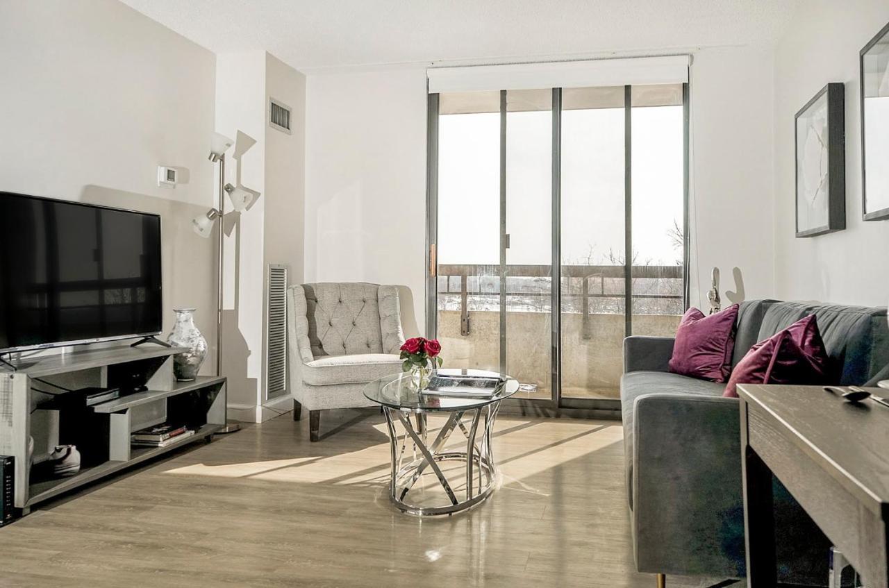 Short Term Rentals At The Park At Trowbridge Senior Community Саутфилд Екстериор снимка