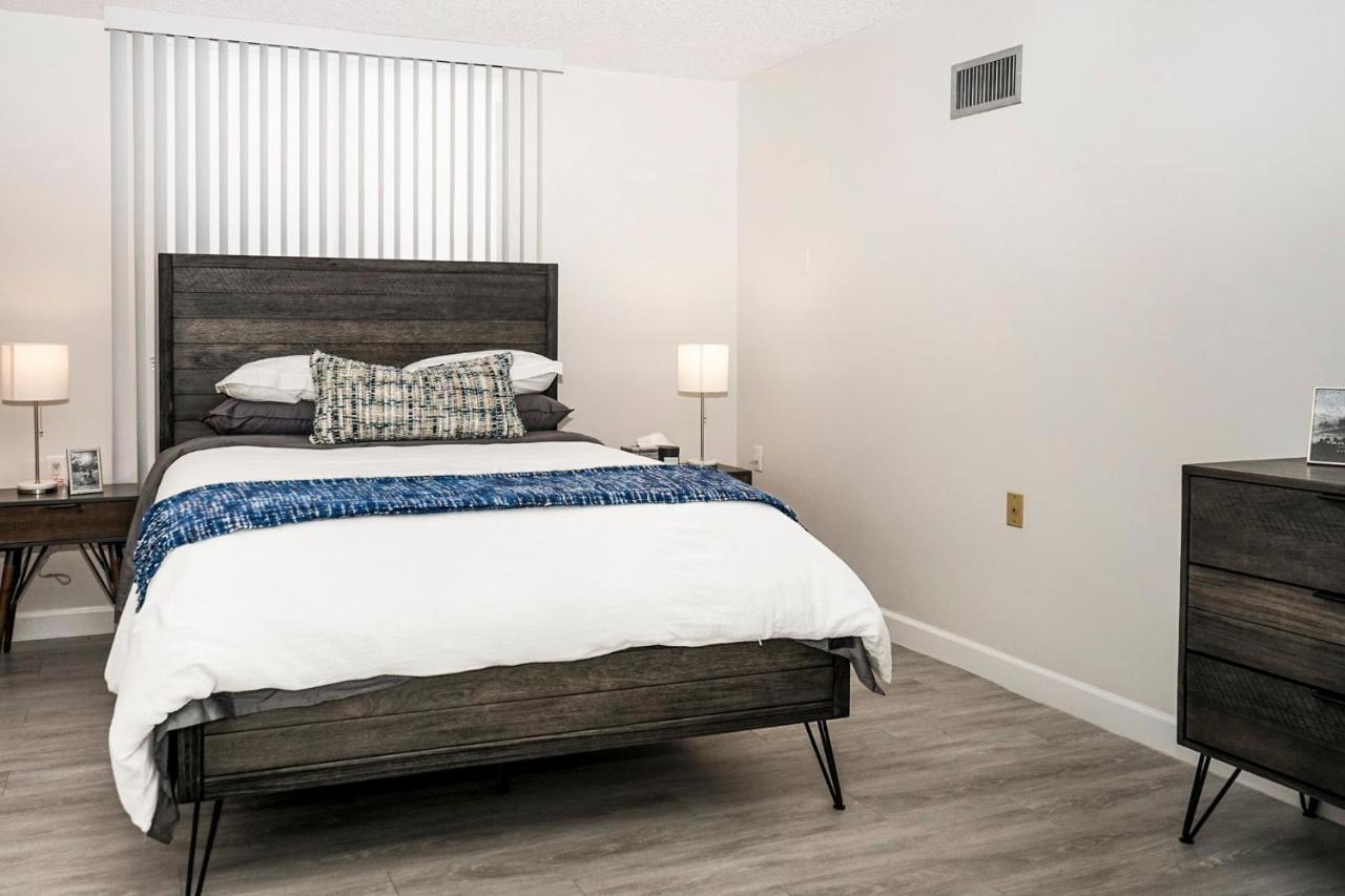 Short Term Rentals At The Park At Trowbridge Senior Community Саутфилд Екстериор снимка