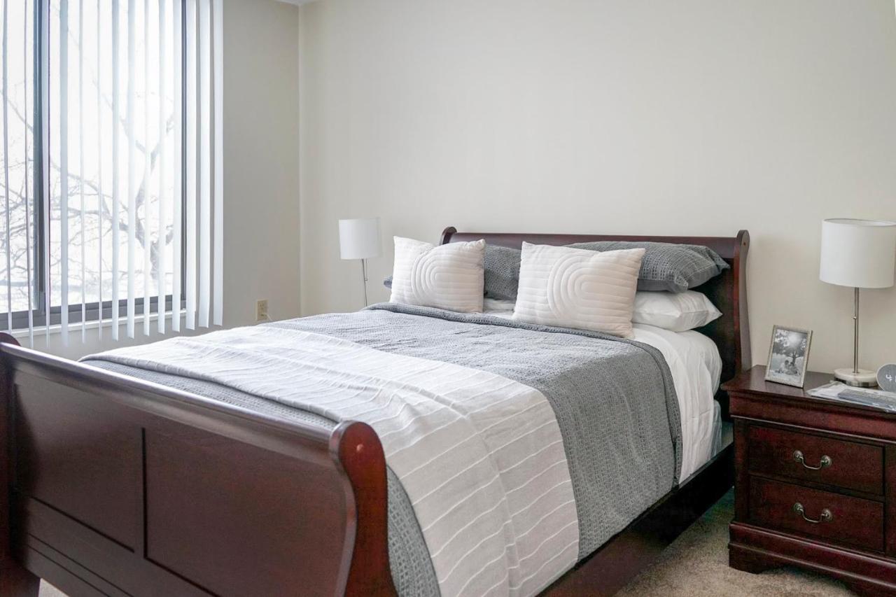 Short Term Rentals At The Park At Trowbridge Senior Community Саутфилд Екстериор снимка