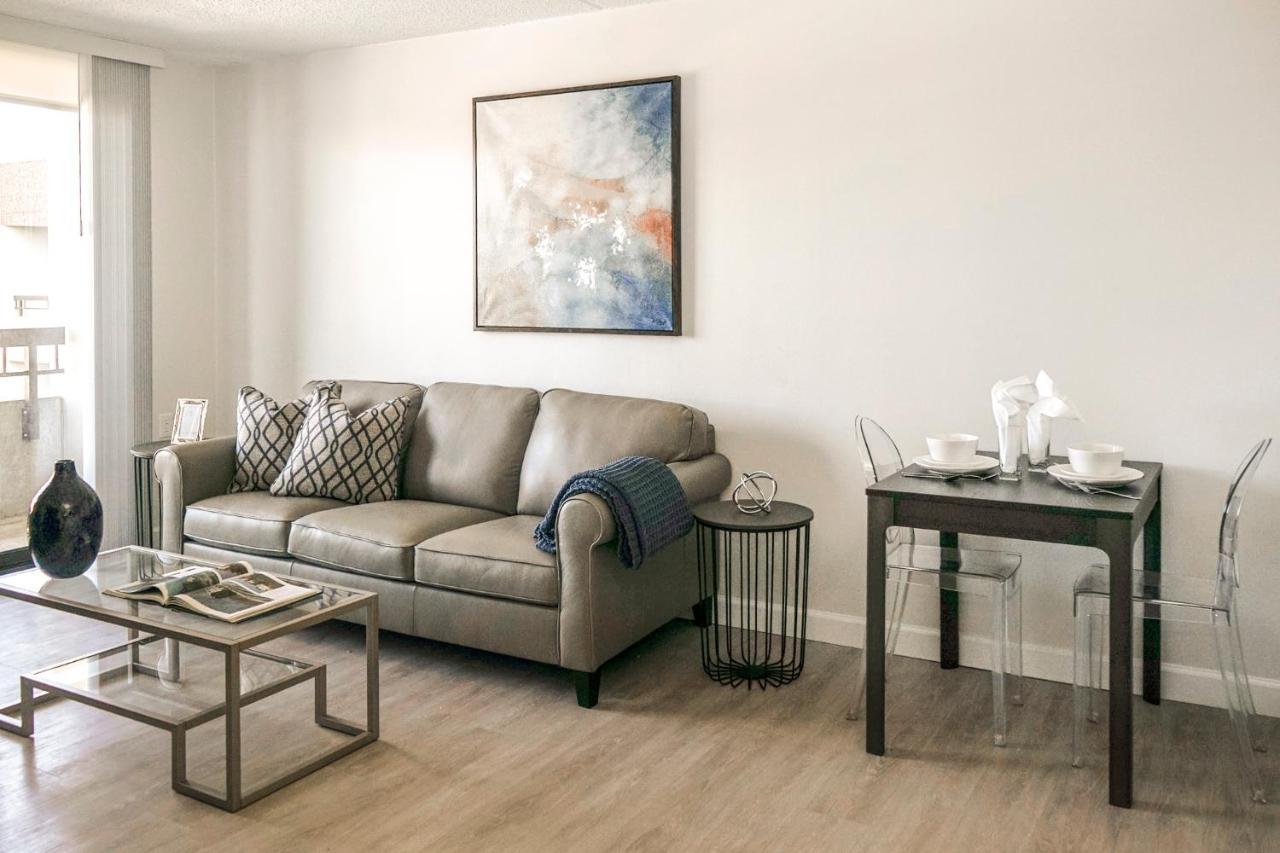 Short Term Rentals At The Park At Trowbridge Senior Community Саутфилд Екстериор снимка